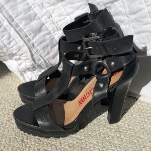 True Religion “Hanna” black platform sandals